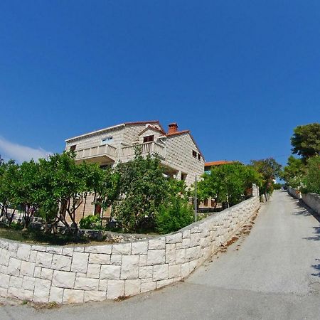 Large And Charming Apartment Near Beach With Big & Sunny Terrace Сумартин Экстерьер фото
