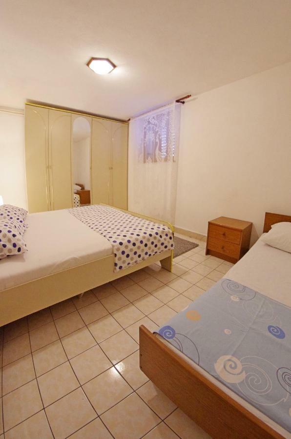 Large And Charming Apartment Near Beach With Big & Sunny Terrace Сумартин Экстерьер фото