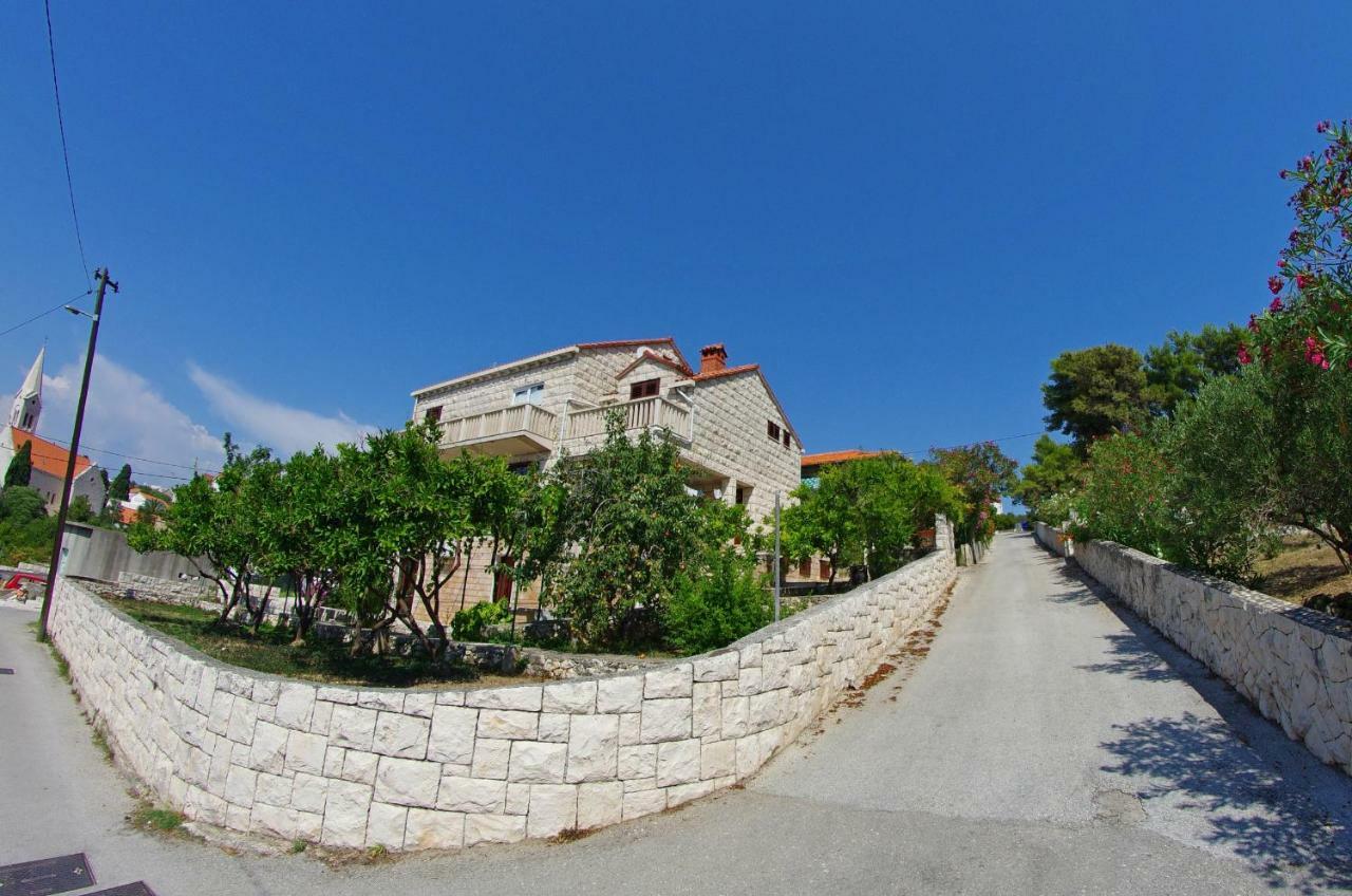 Large And Charming Apartment Near Beach With Big & Sunny Terrace Сумартин Экстерьер фото