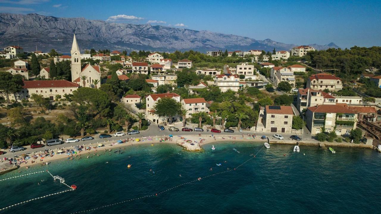 Large And Charming Apartment Near Beach With Big & Sunny Terrace Сумартин Экстерьер фото